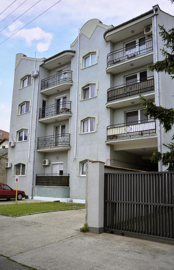 Crown Apartment 2 Subotica Zewnętrze zdjęcie